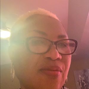 Meet your Posher, Hilda